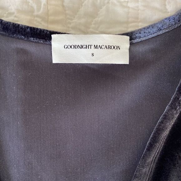 NWT GOODNIGHT MACAROON GREY VELVET DRESS SIZE SMALL - Picture 3 of 6